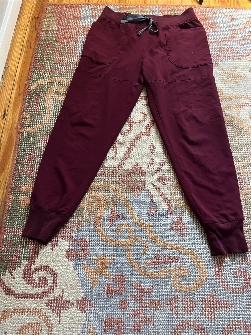 FIGS Zamora Jogger Scrub Maroon Women’s M EUC